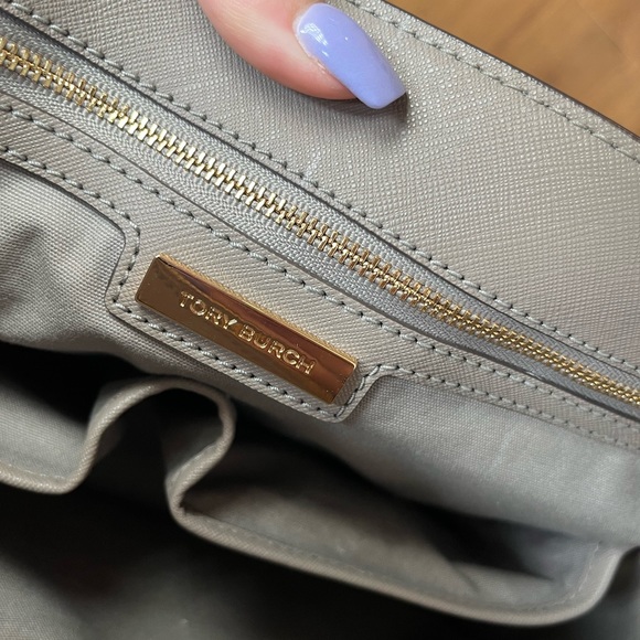 Tory Burch Mini Robinson Tote - Picture 7 of 10